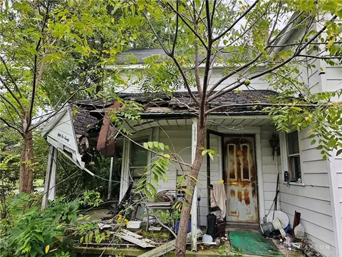 8170 Brookville Phillipsburg Rd, Brookville, OH 45309