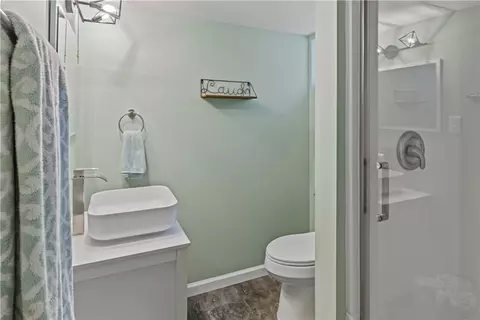 Bath - 208 E Dorothy Ln, Kettering, OH 45419 photo 2 of 4