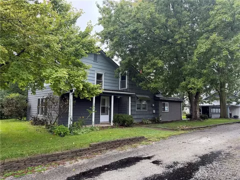 8923 W National Rd, Brookville, OH 45309