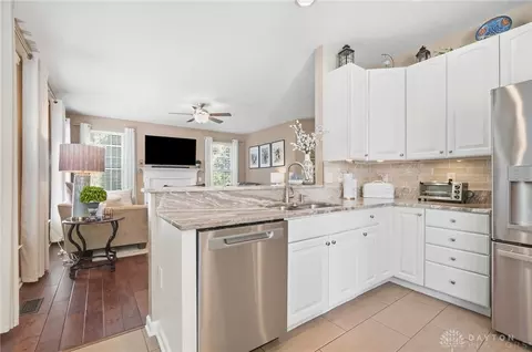 Kitchen - 9632 Olde Georgetown Way, Centerville, OH 45458 photo 4 of 10