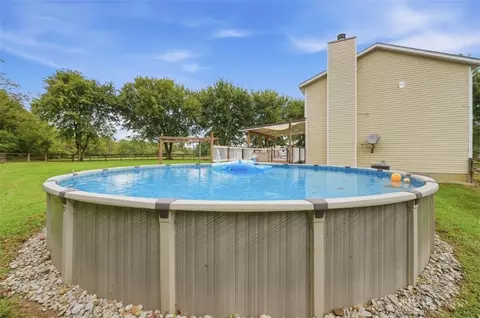 Exterior - 6265 Middleboro Rd, Blanchester, OH 45107 photo 12 of 17