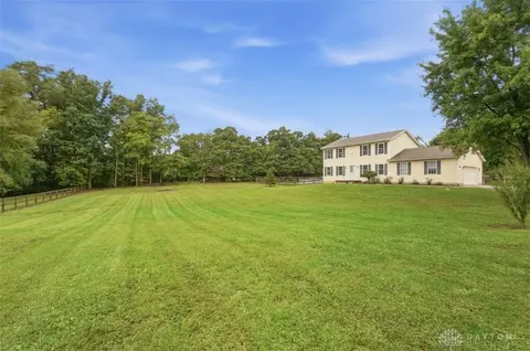 Exterior - 6265 Middleboro Rd, Blanchester, OH 45107 photo 3 of 17