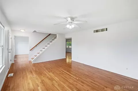 Living - 6265 Middleboro Rd, Blanchester, OH 45107 photo 3 of 6