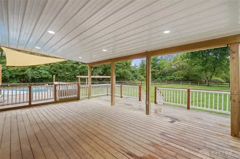 Exterior - 6265 Middleboro Rd, Blanchester, OH 45107 photo 11 of 17