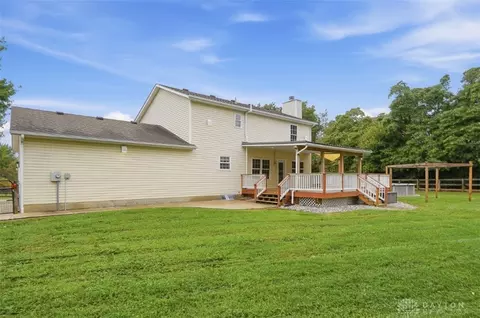 Exterior - 6265 Middleboro Rd, Blanchester, OH 45107 photo 7 of 17