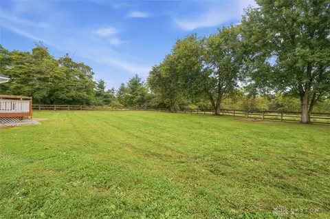 Exterior - 6265 Middleboro Rd, Blanchester, OH 45107 photo 8 of 17
