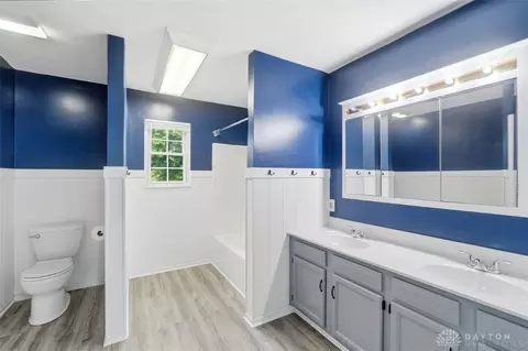 Bath - 6265 Middleboro Rd, Blanchester, OH 45107 photo 1 of 4