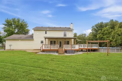 Exterior - 6265 Middleboro Rd, Blanchester, OH 45107 photo 6 of 17