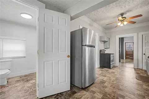 Entry Way - 2022 Woodside Ave, Springfield, OH 45503 photo 8 of 8
