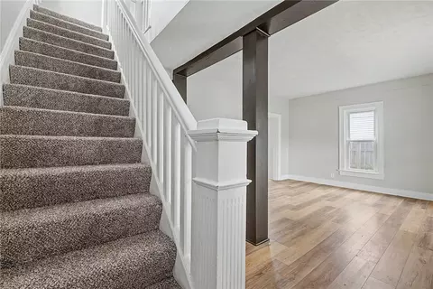 Entry Way - 2022 Woodside Ave, Springfield, OH 45503 photo 2 of 8