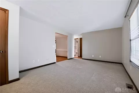 Living - 6349 Jason Ln, Centerville, OH 45459 photo 2 of 6
