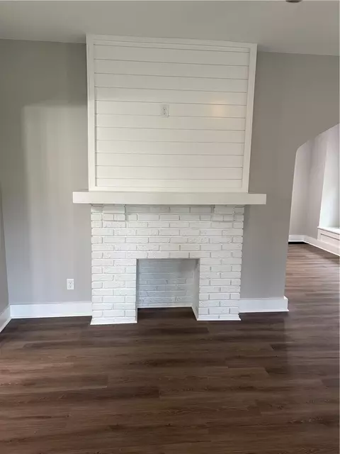 Living - 1222 Everett Dr, Dayton, OH 45402 photo 2 of 2