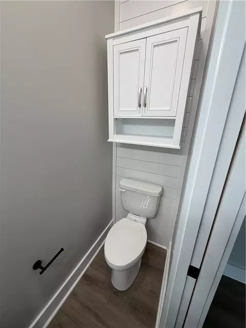 Bath - 1222 Everett Dr, Dayton, OH 45402 photo 3 of 5