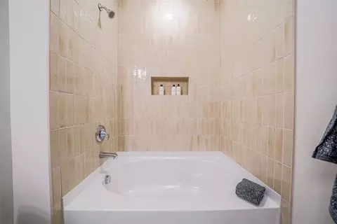 Bath - 1211 Normandy Rue, Centerville, OH 45458 photo 9 of 11