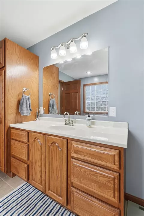 Bath - 7651 Oldtown Rd, Celina, OH 45822 photo 3 of 8