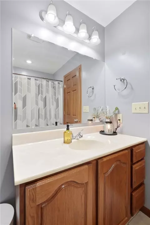 Bath - 7651 Oldtown Rd, Celina, OH 45822 photo 7 of 8