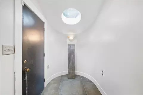 Entry Way - 1617 Big Hill Rd, Kettering, OH 45429 photo 6 of 13