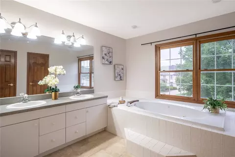 Bath - 2252 Briggs Rd, Centerville, OH 45459 photo 2 of 6