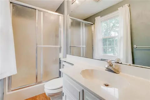 Bath - 1701 Patton Ave, Lima, OH 45805 photo 2 of 2