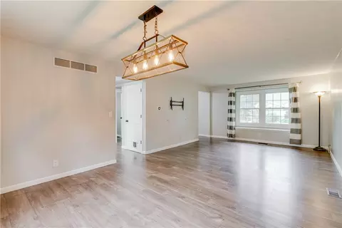 Living - 1701 Patton Ave, Lima, OH 45805 photo 4 of 6