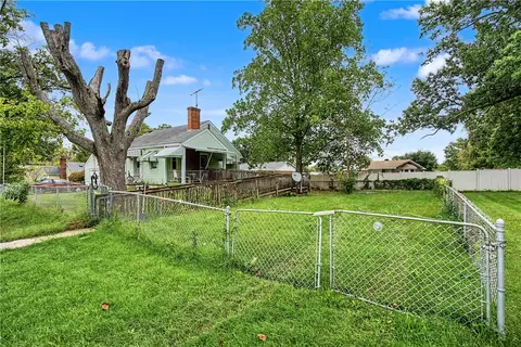 Exterior - 8802 Pine Rd, Cincinnati, OH 45242 photo 6 of 10