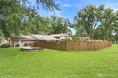 Exterior - 7882 Millerton Dr, Centerville, OH 45459 photo 9 of 23