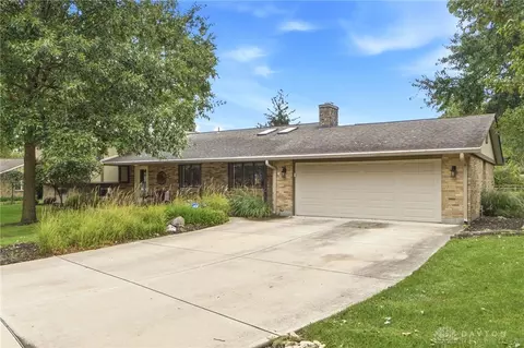 Exterior - 7882 Millerton Dr, Centerville, OH 45459 photo 3 of 23