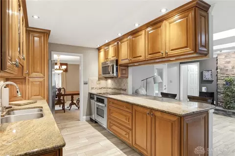 Kitchen - 7882 Millerton Dr, Centerville, OH 45459 photo 2 of 4
