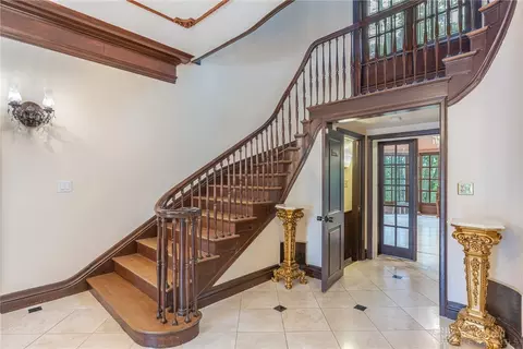 Entry Way - 3500 Governors Trl, Kettering, OH 45409 photo 3 of 7