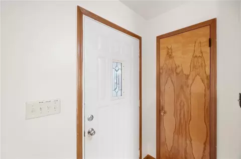 Entry Way - 95 Lawnview Ave, North Hampton, OH 45349 photo 1 of 6
