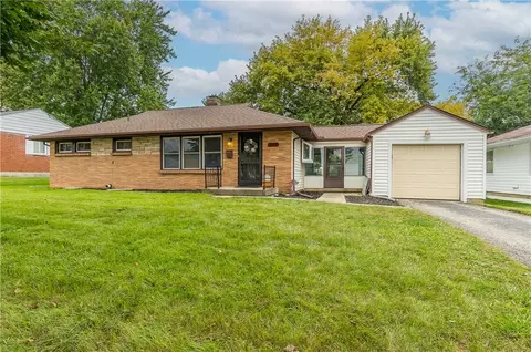 113 N Tippecanoe Dr, Tipp City, OH 45371