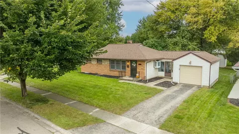 113 N Tippecanoe Dr, Tipp City, OH 45371