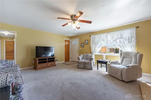Living - 1233 Cloverfield Ave, Kettering, OH 45429 photo 5 of 6