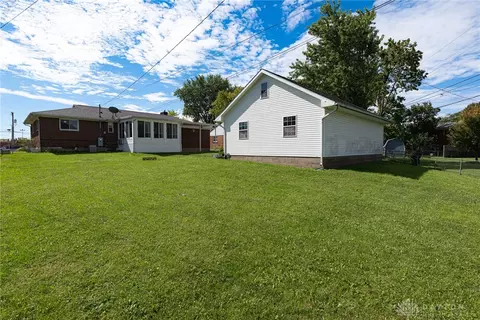 Exterior - 1233 Cloverfield Ave, Kettering, OH 45429 photo 6 of 7