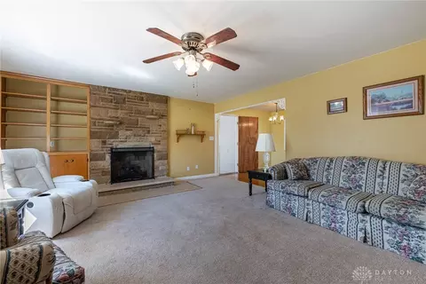 Living - 1233 Cloverfield Ave, Kettering, OH 45429 photo 2 of 6