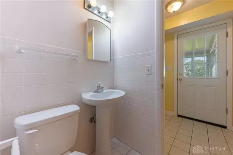 Bath - 1233 Cloverfield Ave, Kettering, OH 45429 photo 1 of 4