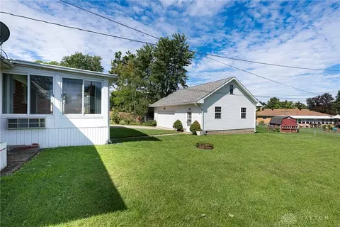 Exterior - 1233 Cloverfield Ave, Kettering, OH 45429 photo 5 of 7