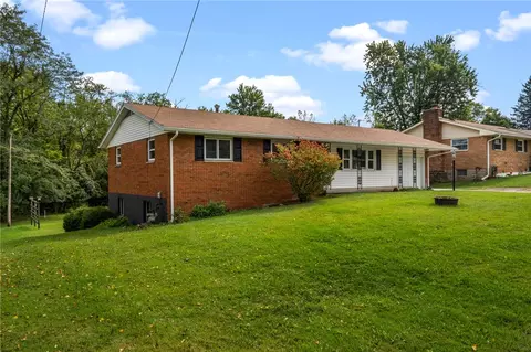 Exterior - 2340 Derr Rd, Springfield, OH 45503 photo 2 of 9