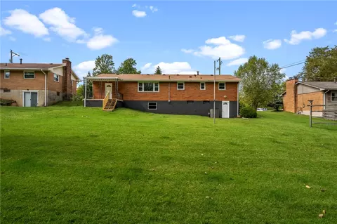 Exterior - 2340 Derr Rd, Springfield, OH 45503 photo 7 of 9