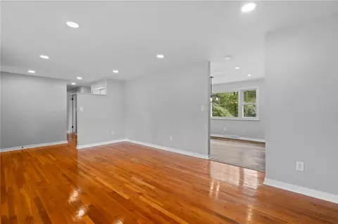 Living - 2340 Derr Rd, Springfield, OH 45503 photo 3 of 3