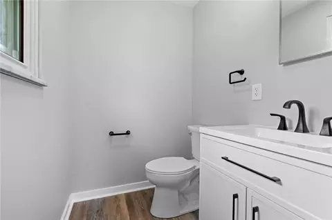 Bath - 2340 Derr Rd, Springfield, OH 45503 photo 2 of 3