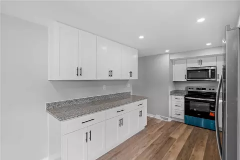 Kitchen - 2340 Derr Rd, Springfield, OH 45503 photo 1 of 5