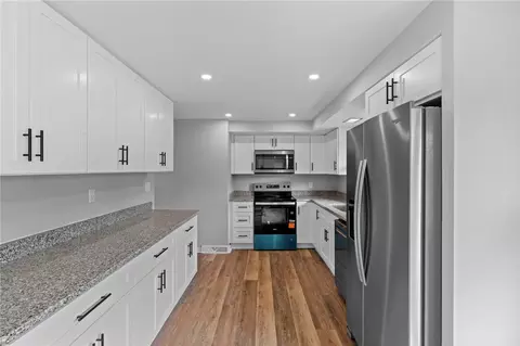 Kitchen - 2340 Derr Rd, Springfield, OH 45503 photo 5 of 5