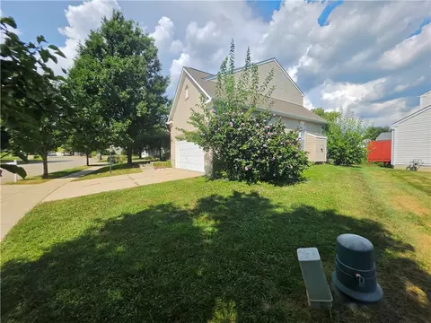 Exterior - 1523 Doddington Rd, Kettering, OH 45409 photo 4 of 8