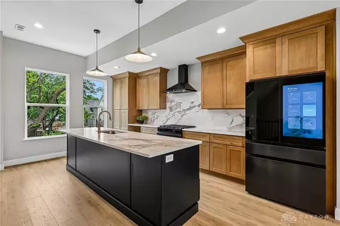 Kitchen - 3906 Edwards Rd #C, Cincinnati, OH 45209 photo 1 of 6