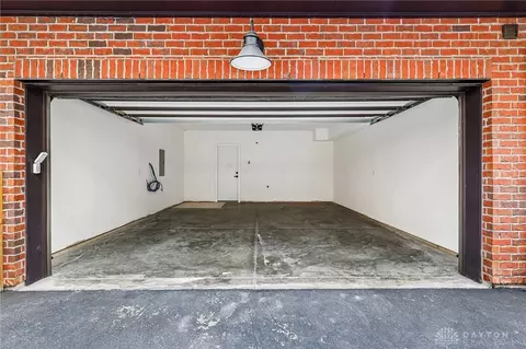Exterior - 3906 Edwards Rd #C, Cincinnati, OH 45209 photo 4 of 6