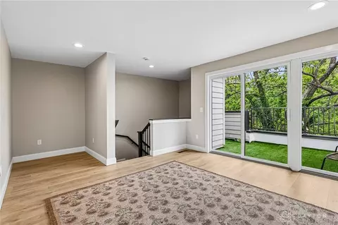 Living - 3906 Edwards Rd #C, Cincinnati, OH 45209 photo 9 of 9