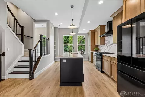 Kitchen - 3906 Edwards Rd #C, Cincinnati, OH 45209 photo 2 of 6