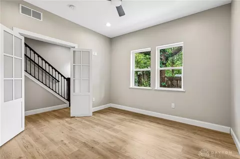 Living - 3906 Edwards Rd #C, Cincinnati, OH 45209 photo 2 of 9