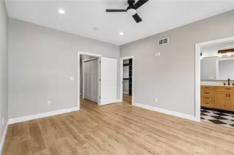 Bedroom - 3906 Edwards Rd #C, Cincinnati, OH 45209 photo 3 of 5
